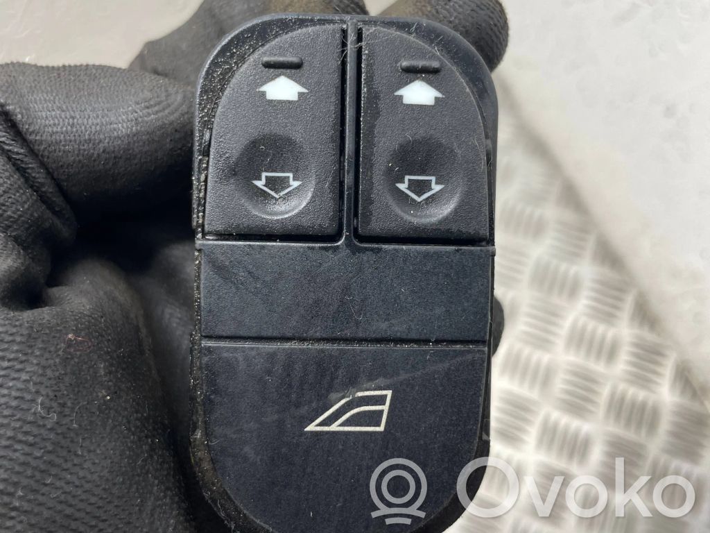 Ford Mondeo MK I Electric window control switch 