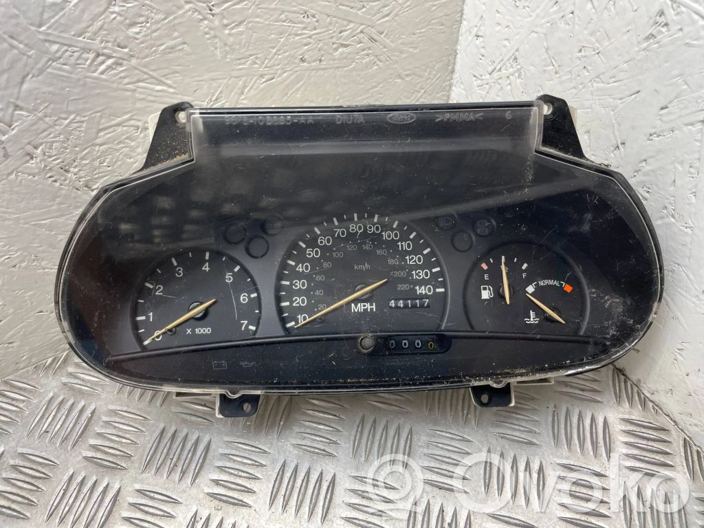 Ford Escort Speedometer (instrument cluster) 