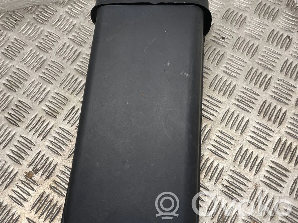 BMW 7 E65 E66 Salono oro mazgo plastikinis korpusas 