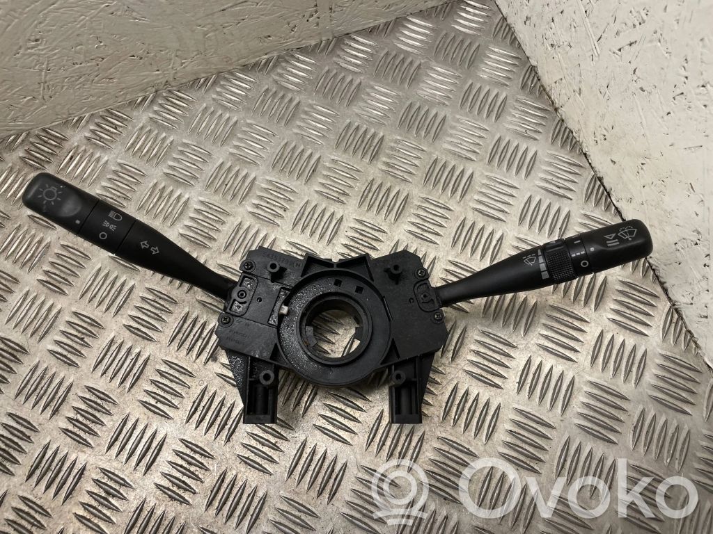 Land Rover Freelander Interruptor/palanca de limpiador de luz de giro 