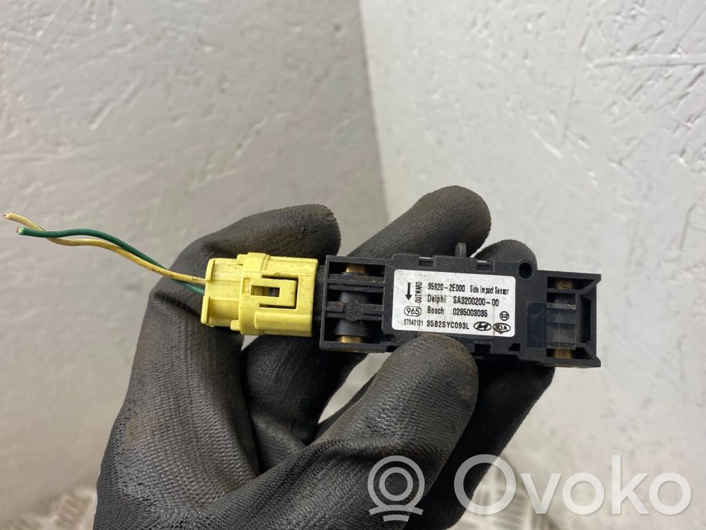 Hyundai Tucson JM Airbagsensor Crashsensor Drucksensor 