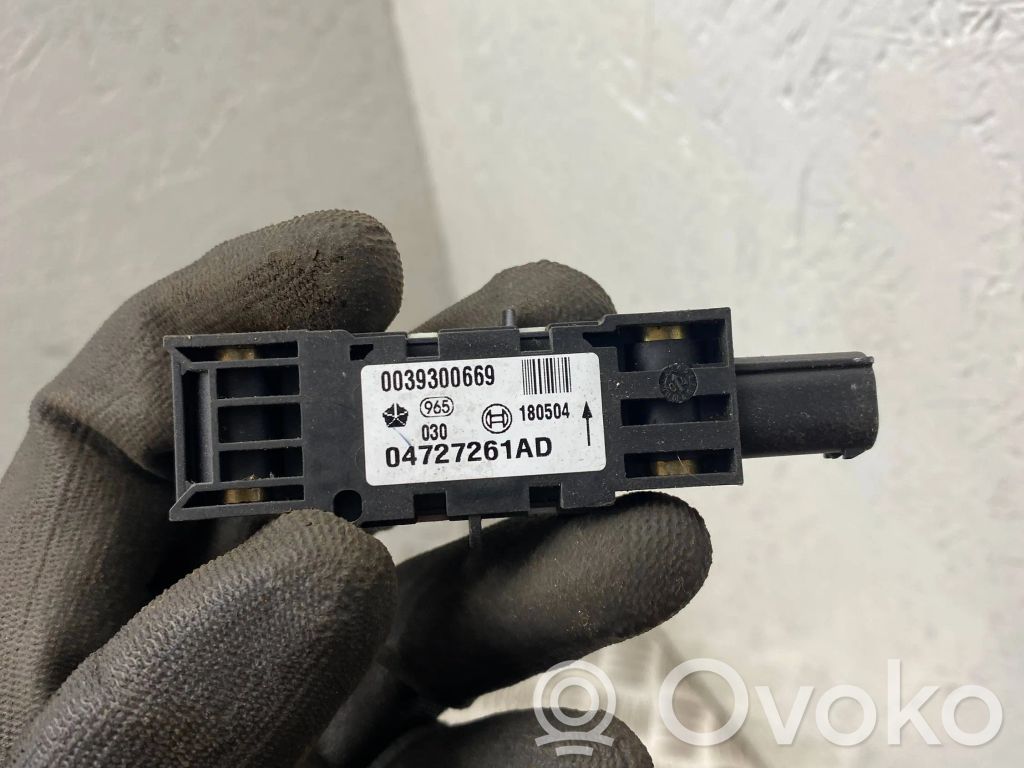 Chrysler Voyager Airbagsensor Crashsensor Drucksensor 