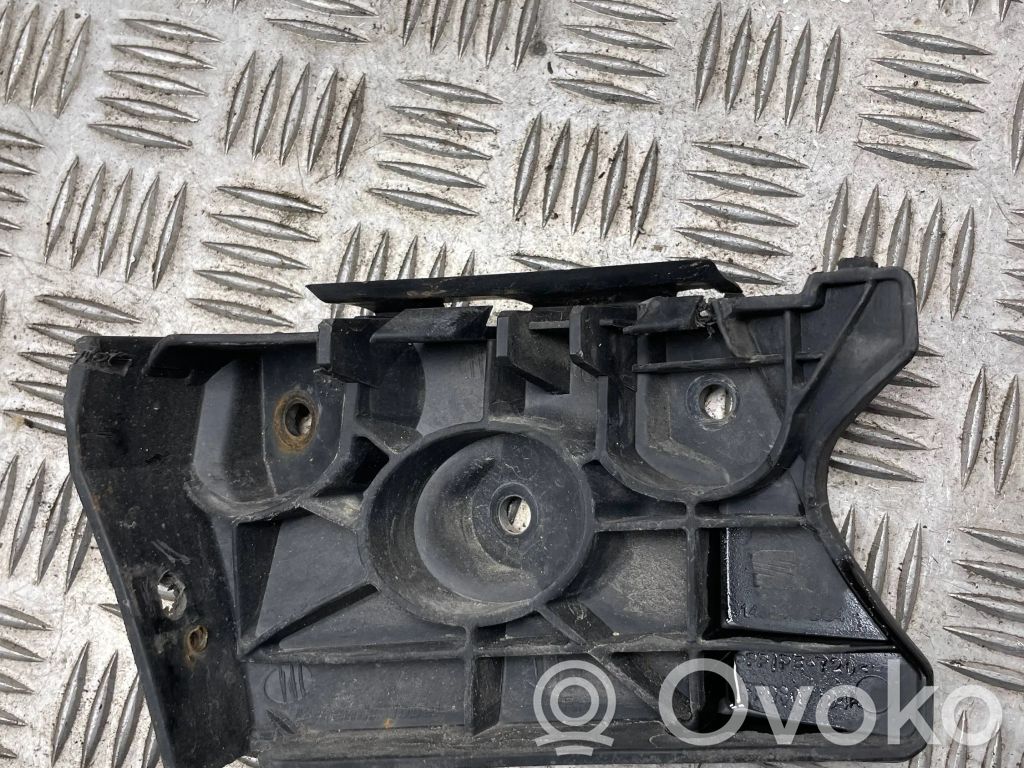 Seat Altea XL Front bumper mounting bracket 
