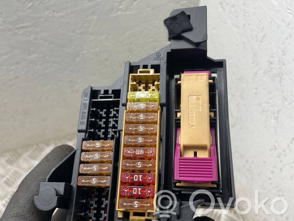 Audi A5 8T 8F Módulo de fusible 