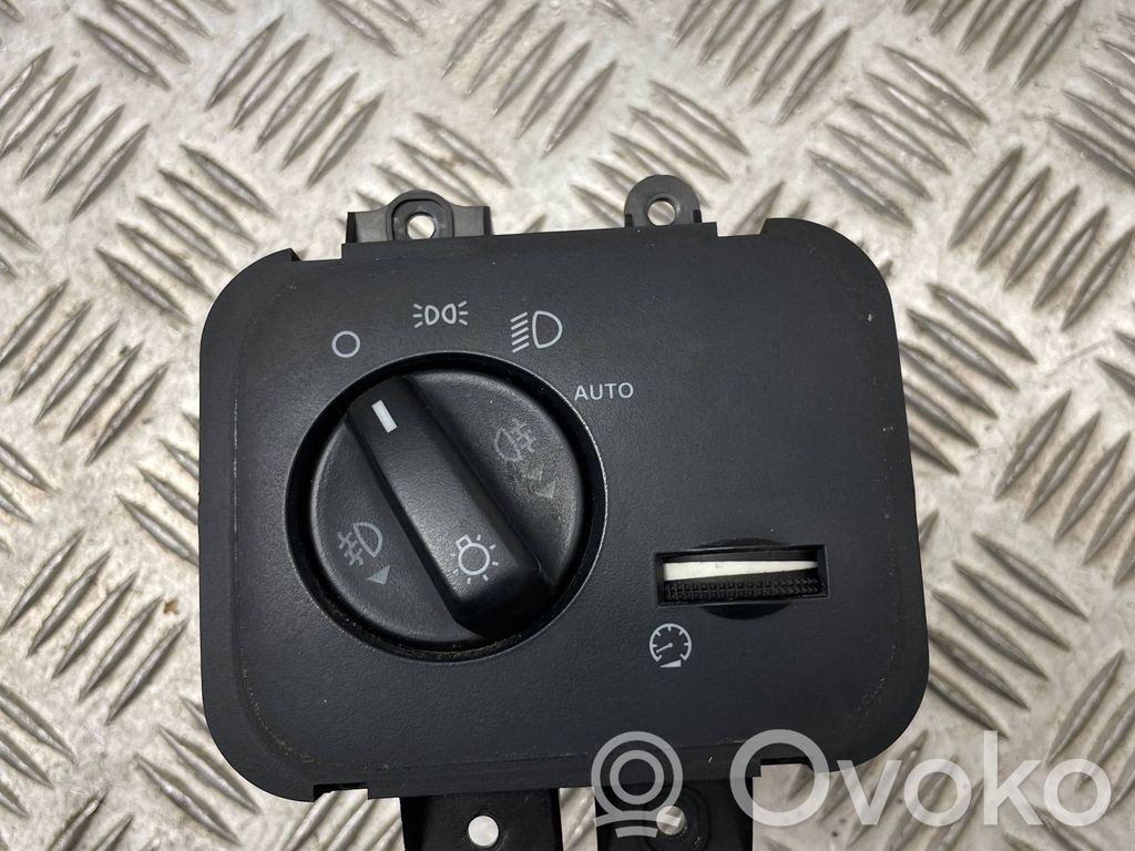 Land Rover Discovery 3 - LR3 Light switch 