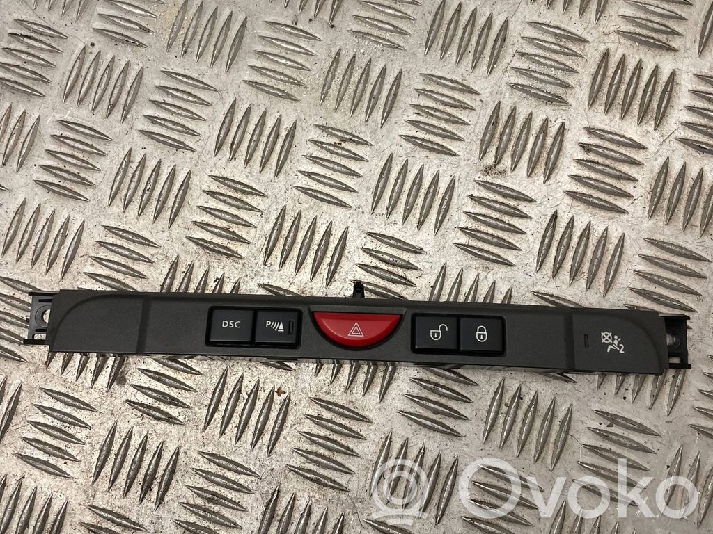 Land Rover Discovery 3 - LR3 Hazard light switch 