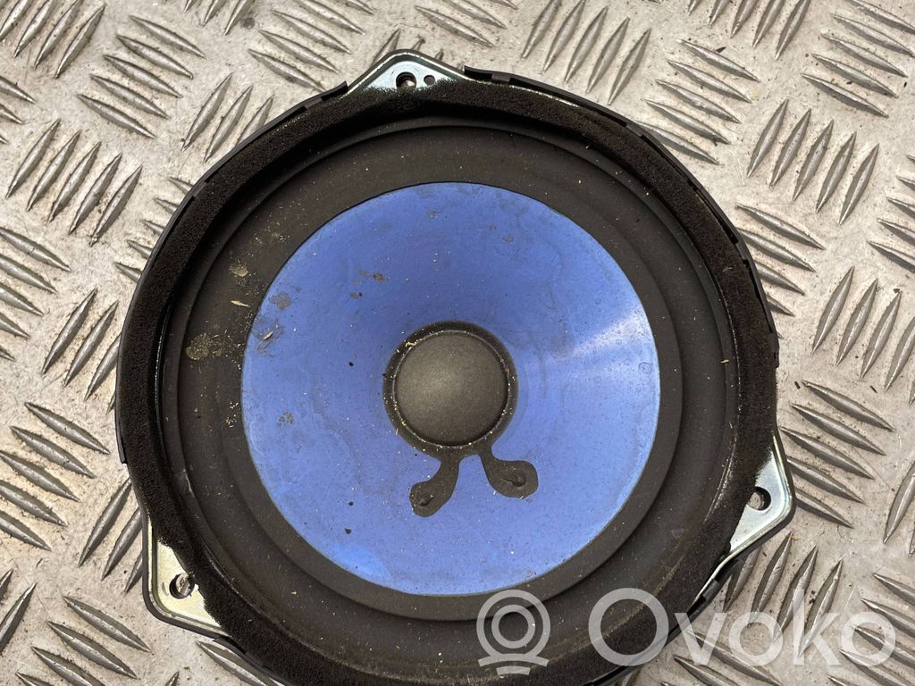 KIA Sorento Front door speaker 