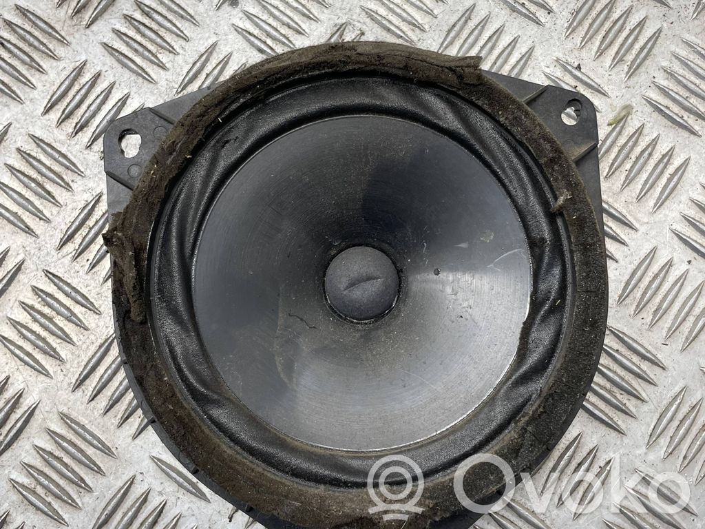 Toyota Avensis Verso Altavoz de la puerta delantera 