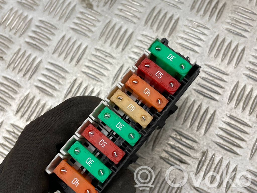 Opel Meriva A Fuse module 