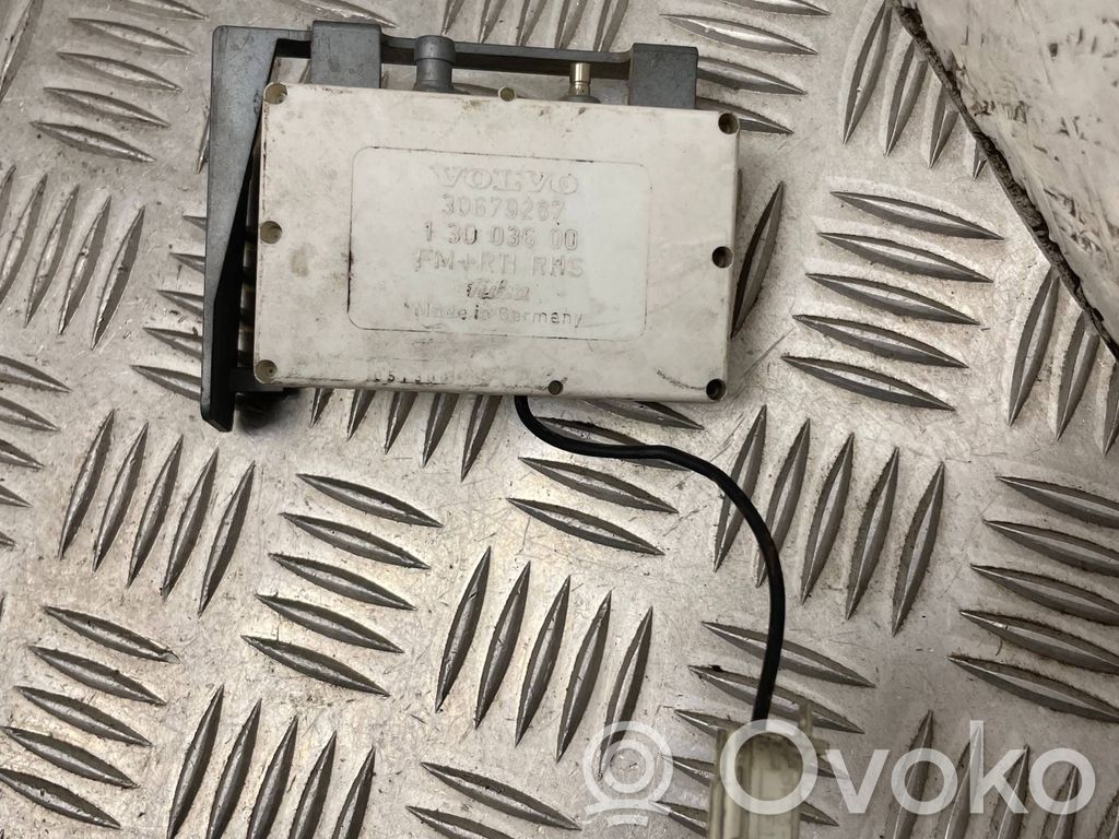 Volvo V70 Antenos stiprintuvas 