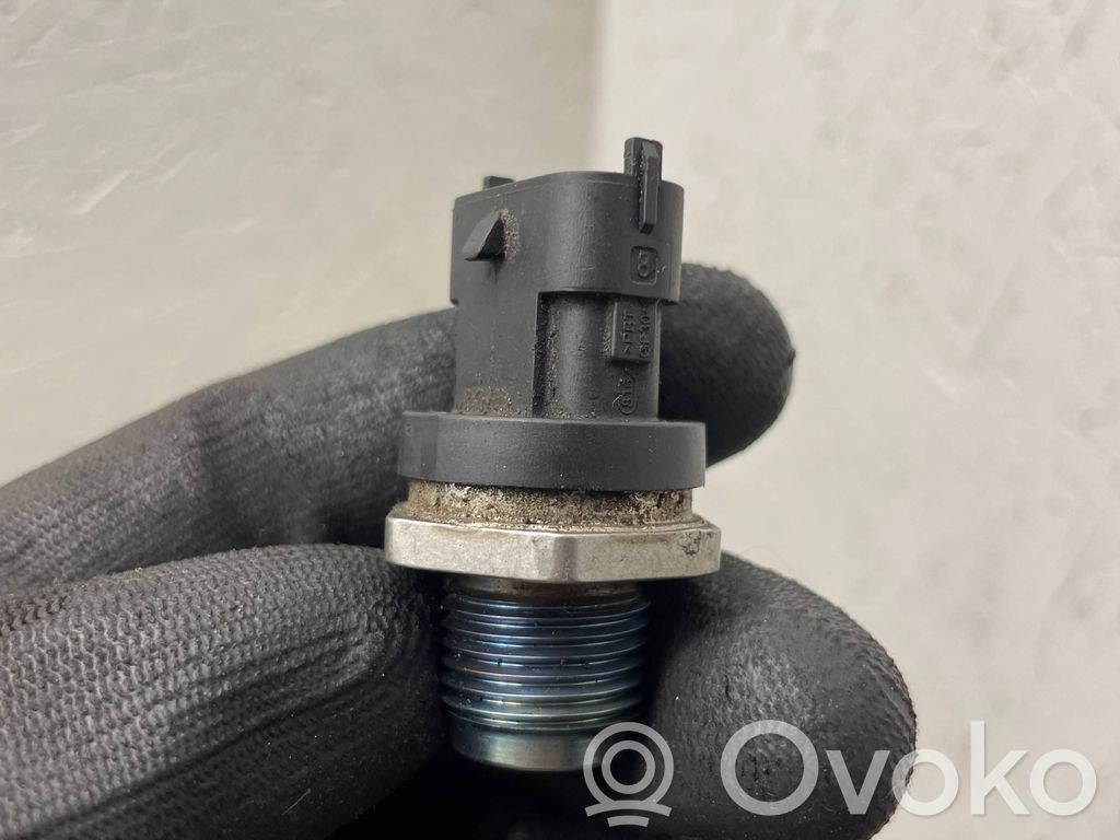 Opel Zafira B Fuel pressure sensor 