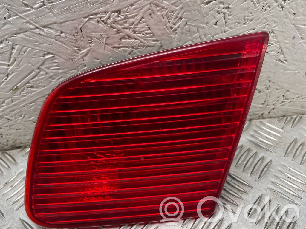 Saab 9-5 Aizmugurējais lukturis pārsegā 