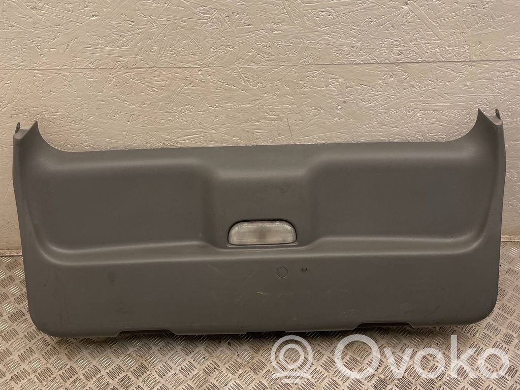 Dodge Durango II Tailgate trim 