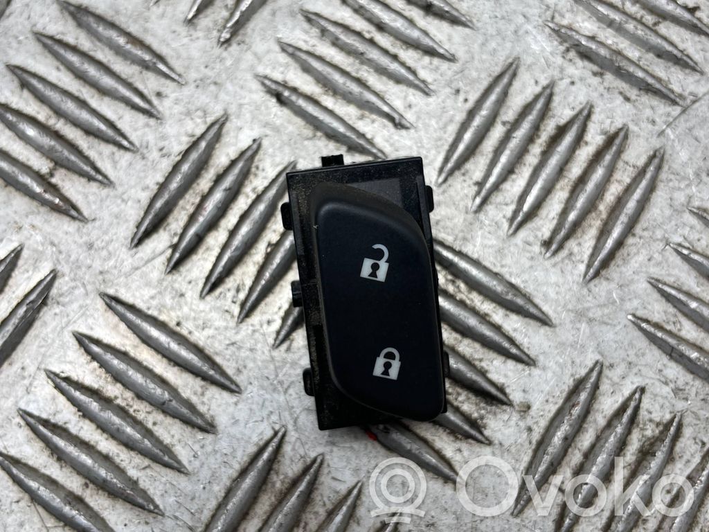 Opel Insignia A Central locking switch button 