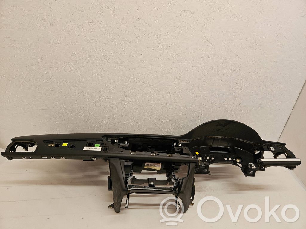 Audi A6 C7 Kojelauta 
