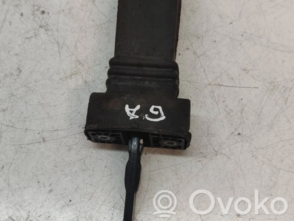 Audi A4 S4 B8 8K Takaoven pidätin 