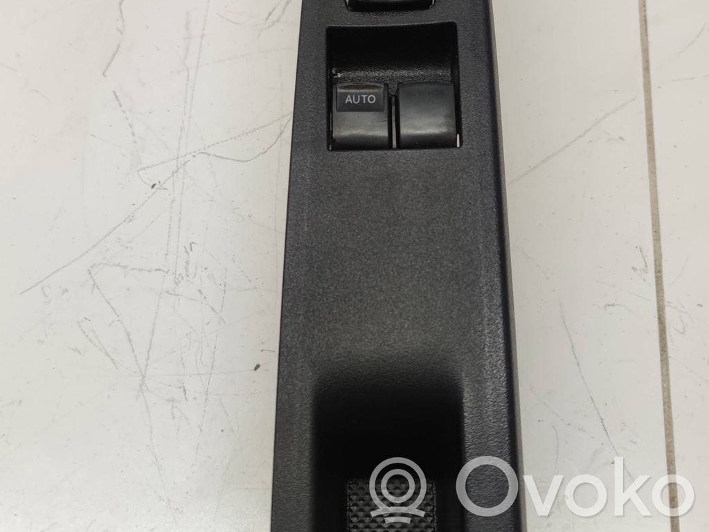 Toyota Yaris Ramă comutator geam ușă față 