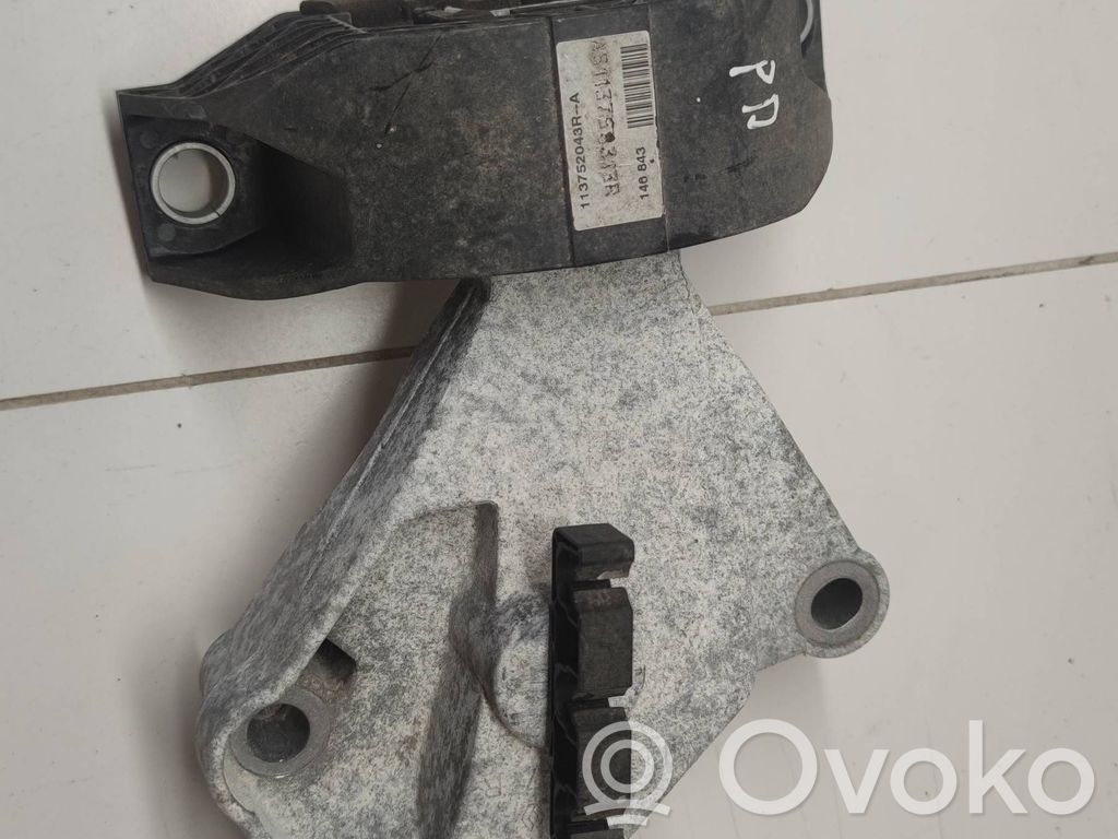 Renault Captur Engine mount bracket 
