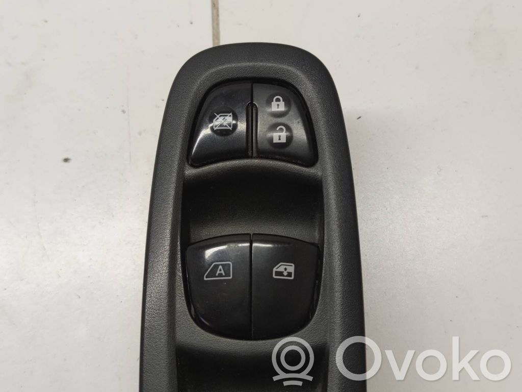 Renault Kadjar Electric window control switch 