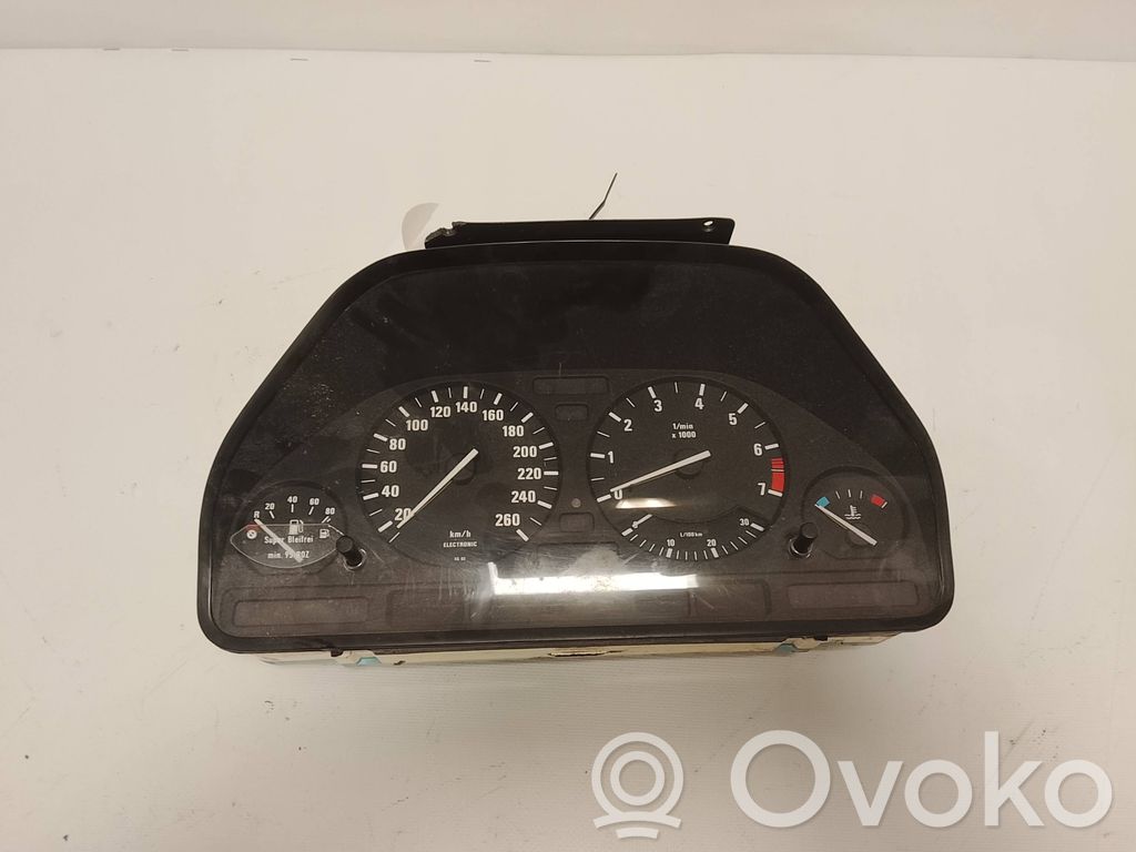 BMW 5 E34 Geschwindigkeitsmesser Cockpit 