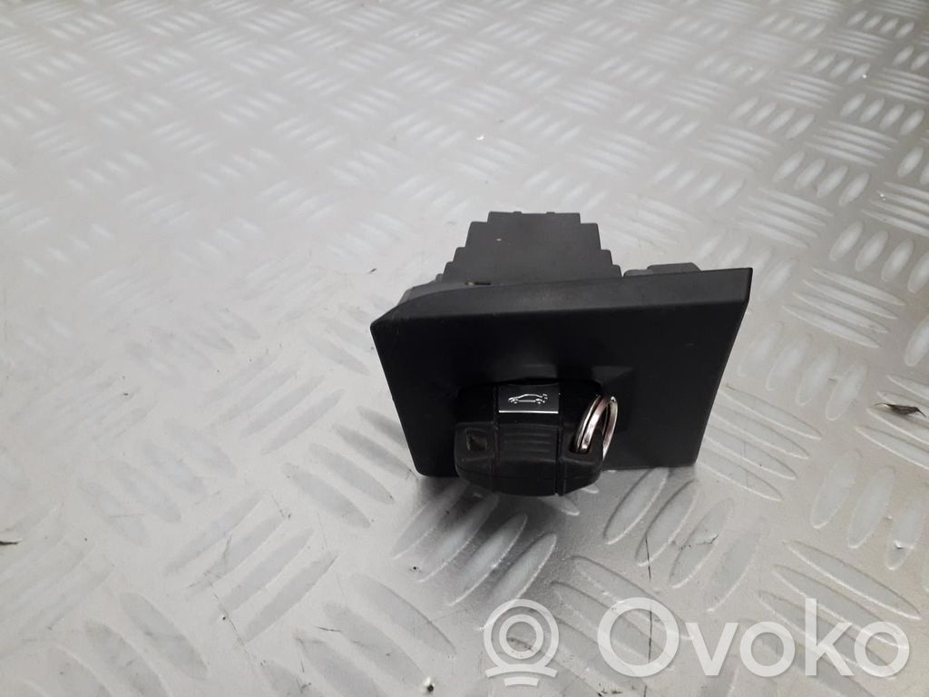 BMW 3 E90 E91 Ignition key card reader 