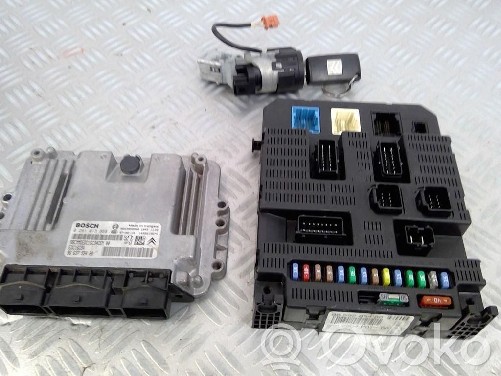 Engine ECU kit and lock set