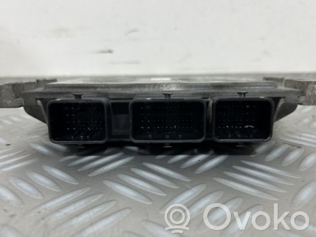 Renault Clio III Engine control unit/module 