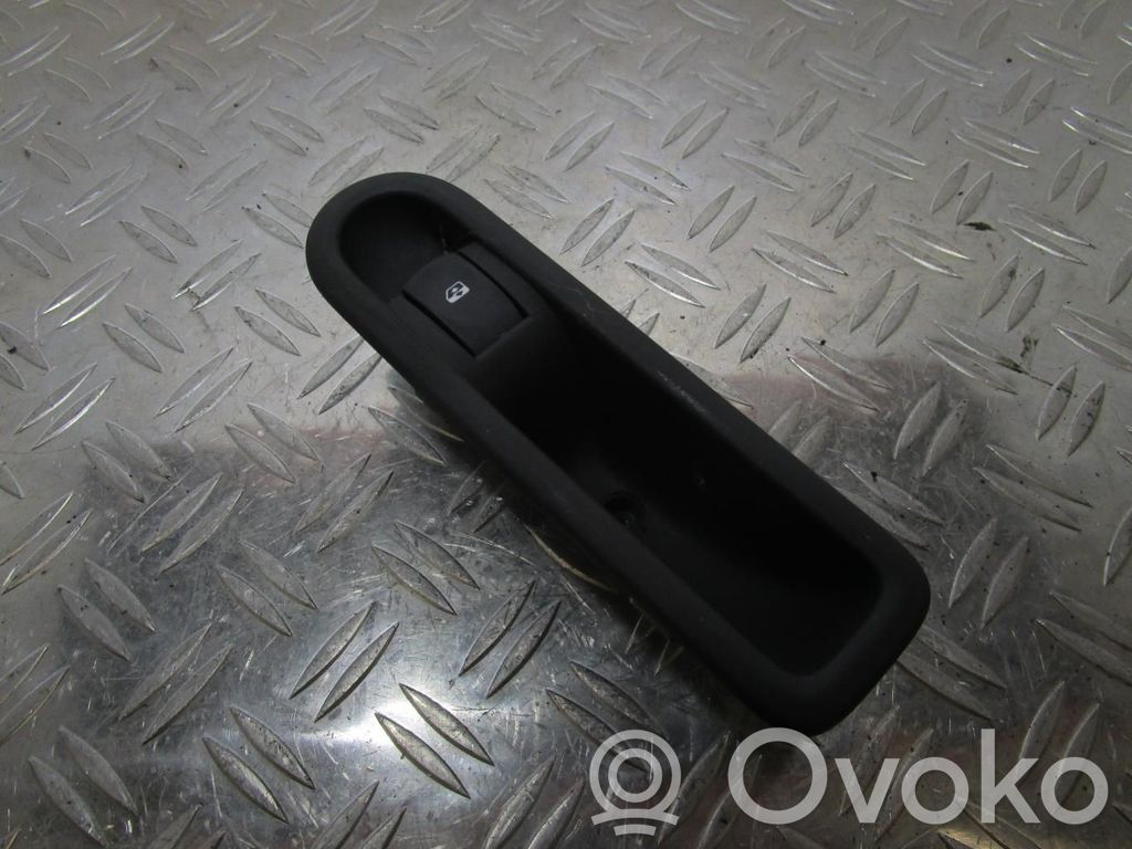 Renault Clio III Electric window control switch 
