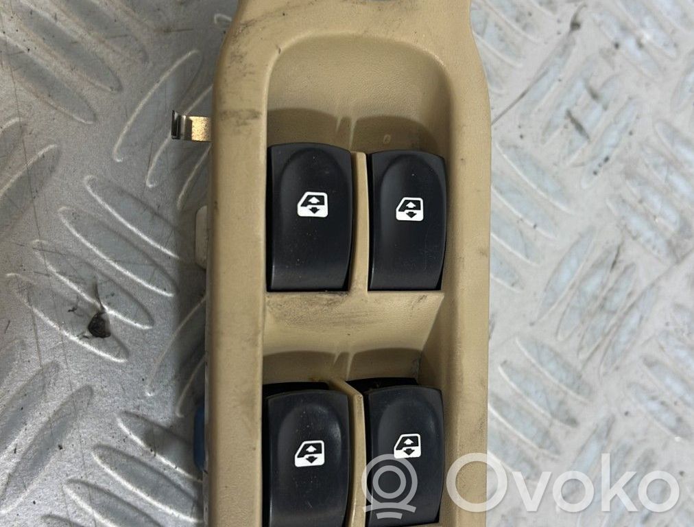 Renault Modus Interruptor del elevalunas eléctrico 