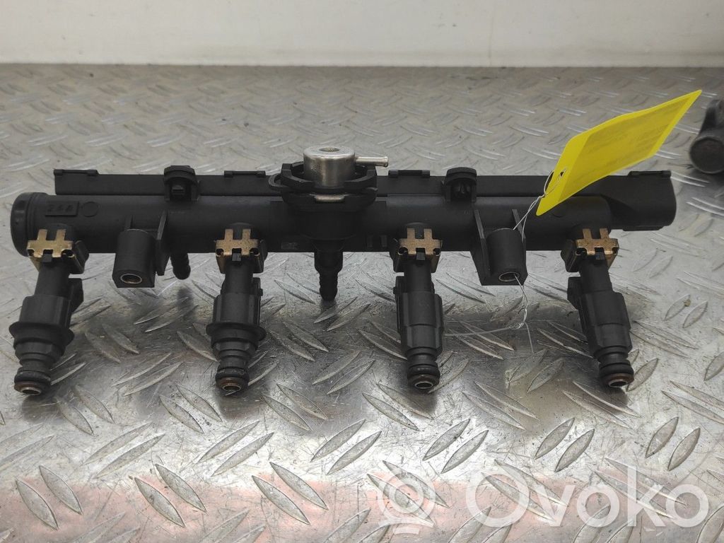 Volkswagen Polo III 6N 6N2 6NF Rampă alimentare injectoare 