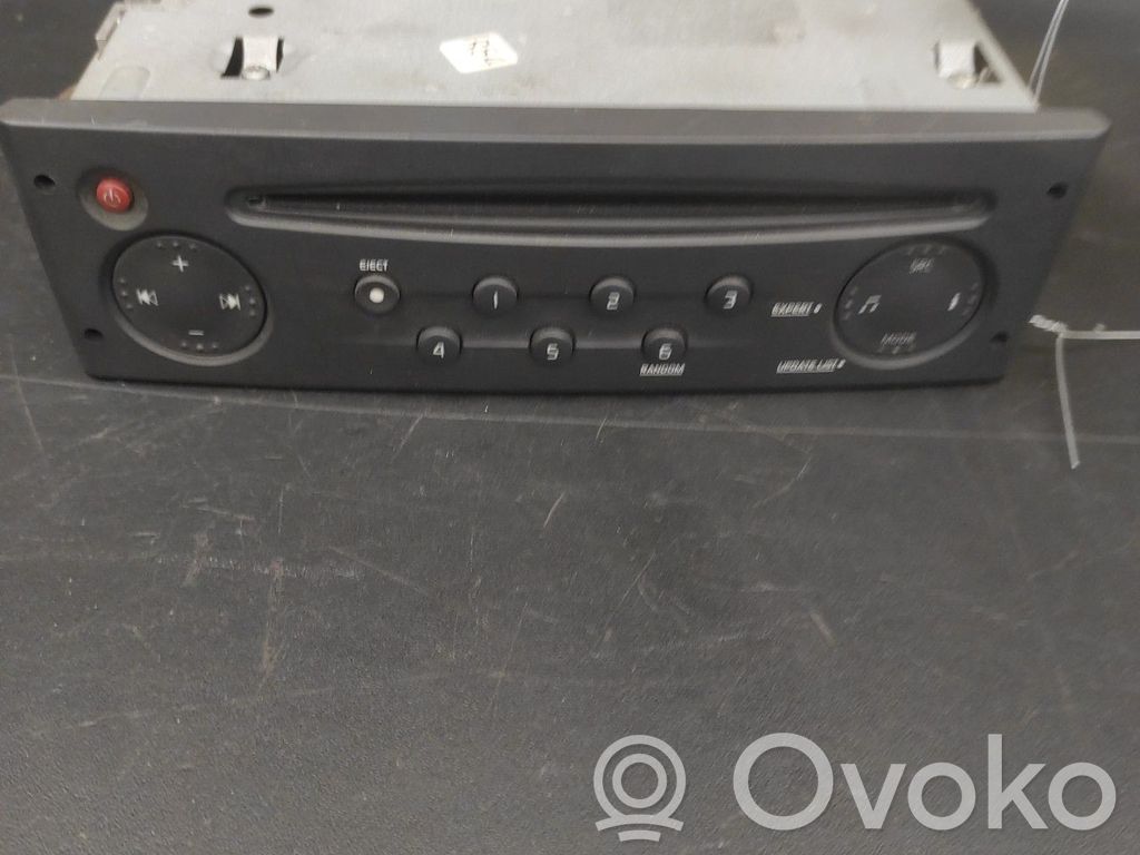 Renault Clio II Unidad delantera de radio/CD/DVD/GPS 