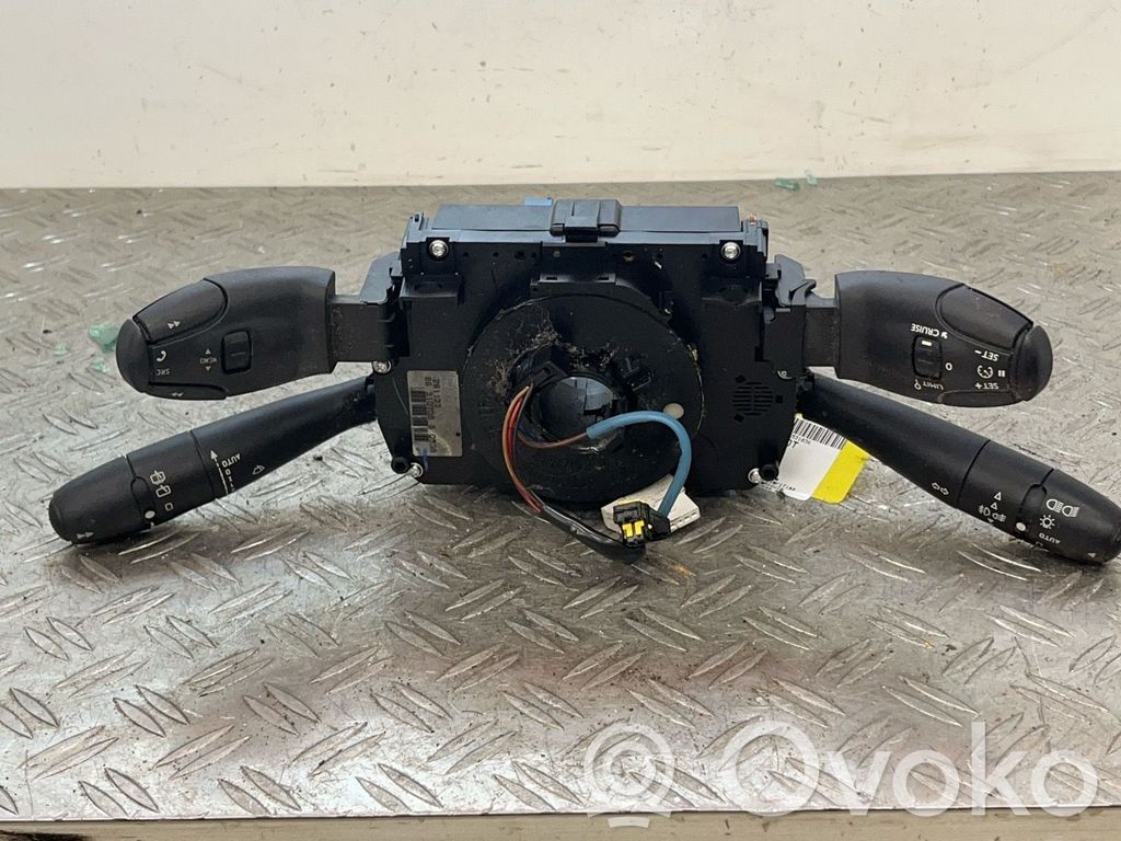 Peugeot 207 Commodo, commande essuie-glace/phare 