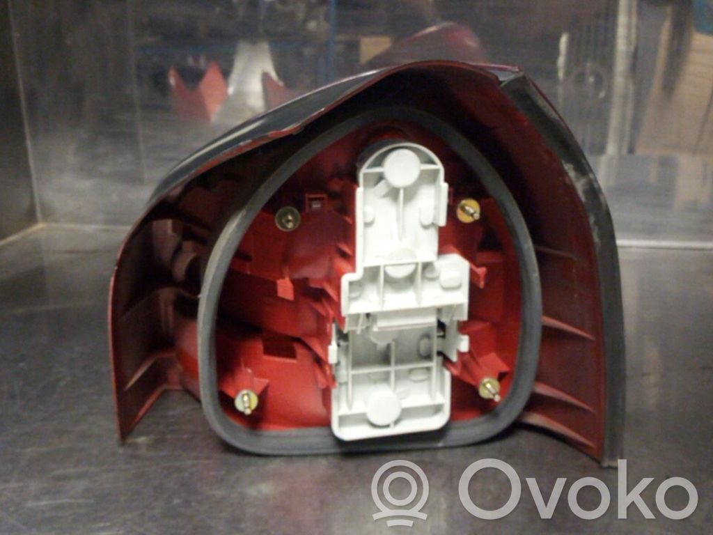 Takavalot   8L0945095A