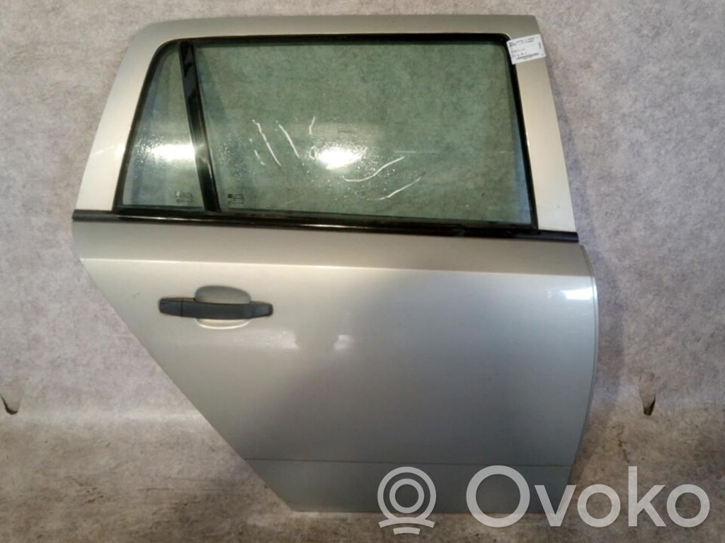 Opel Astra H Puerta trasera 