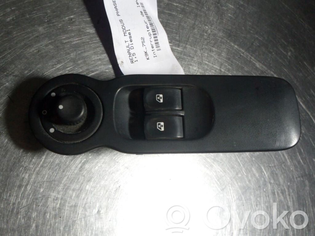 Electric window control switch   8200214939