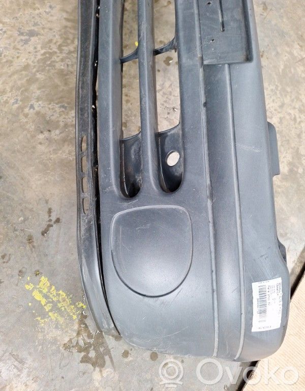 Renault Clio II Parachoques delantero 