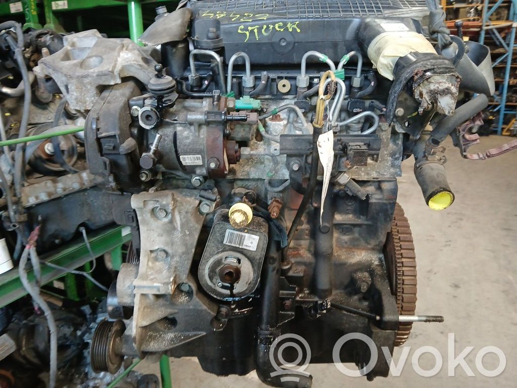 Moottori   7701477855