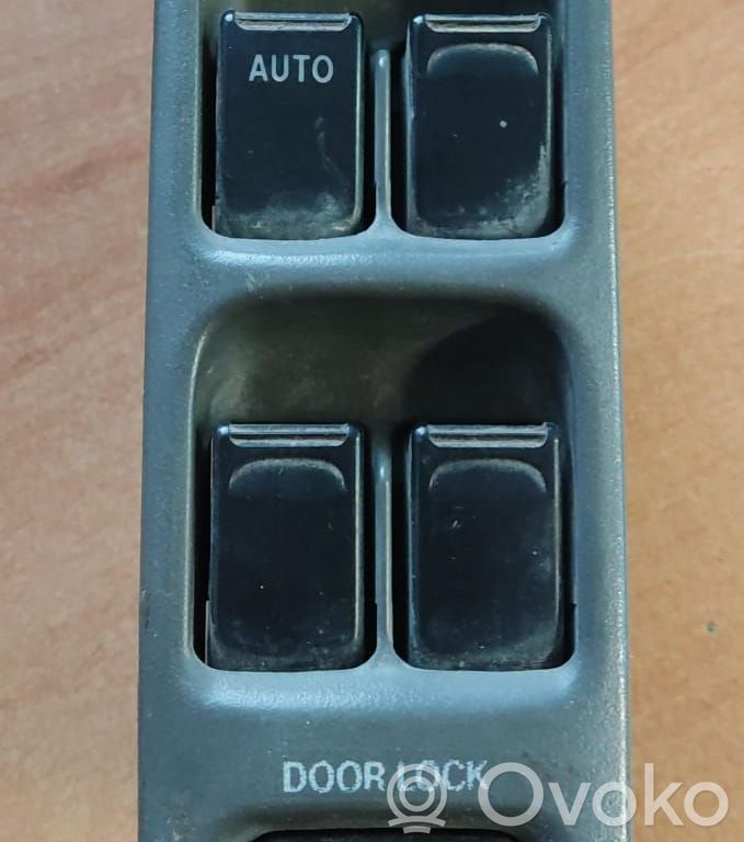 Suzuki Baleno EG Interruptor del elevalunas eléctrico 