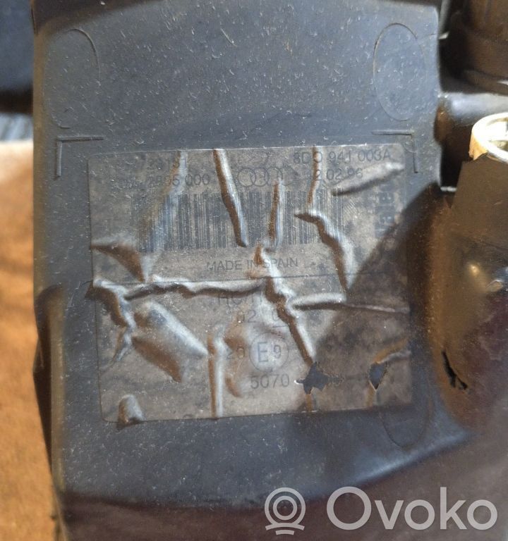 Audi A4 S4 B5 8D Phare frontale 