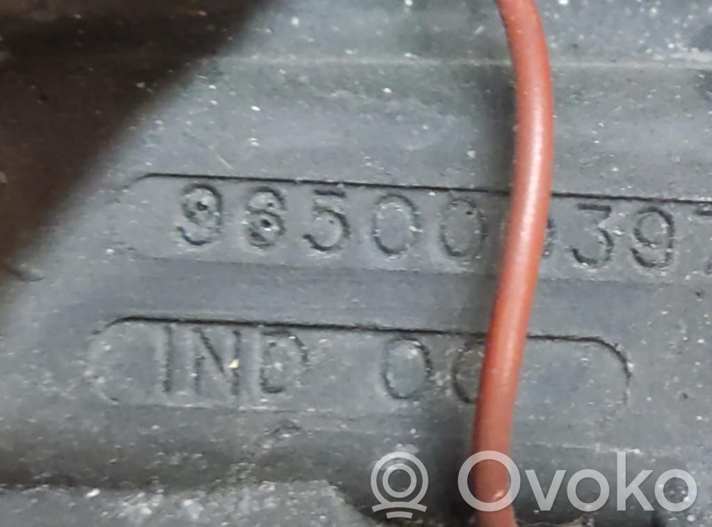 Ohjauspyörä   9850003977,96500039ZE