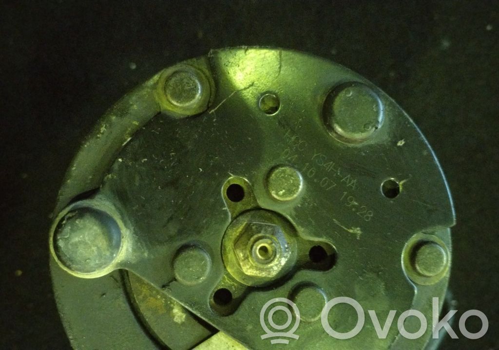 Ilmastointilaitteen kompressorin pumppu (A/C)   HCCYS4HAA