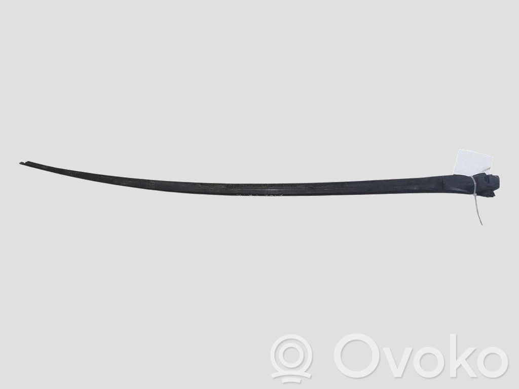 Volkswagen Golf V Moldura del parabrisas 