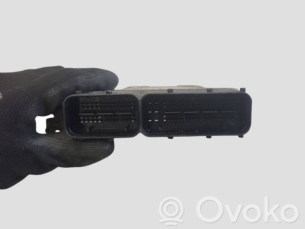 Sterownik / Moduł ECU   3911627825,0281013584,86040120