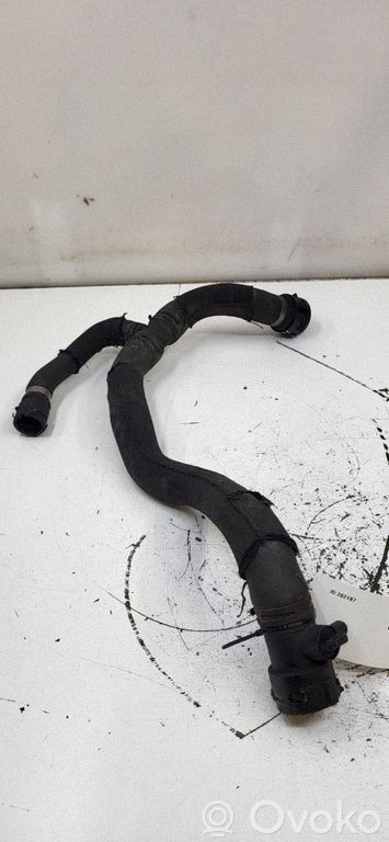 Audi A4 S4 B8 8K Tubo flessibile del liquido di raffreddamento del motore 