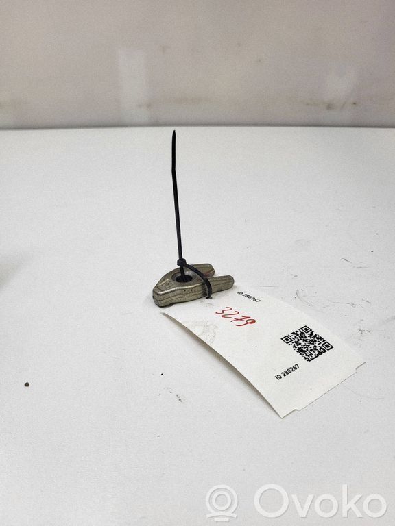 Nissan X-Trail T31 Support de pince d'injecteur de carburant