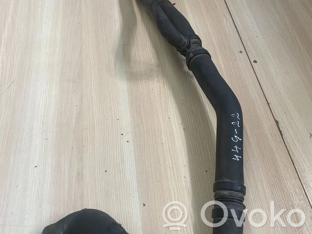 Engine coolant pipe/hose