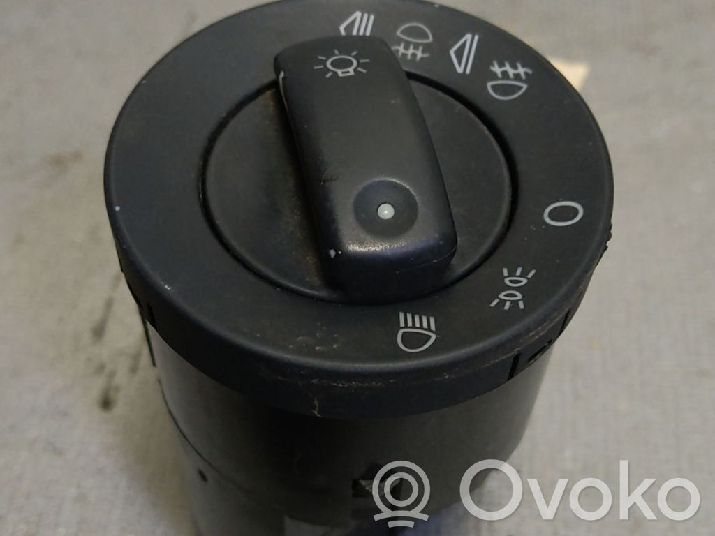 Headlight level height control switch   8E0941531B,42010217,4879,VDMS21