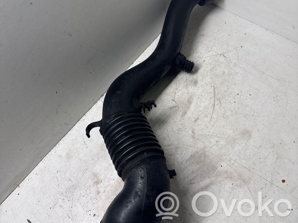 BMW 7 E65 E66 Ilmanoton kanavan osa 