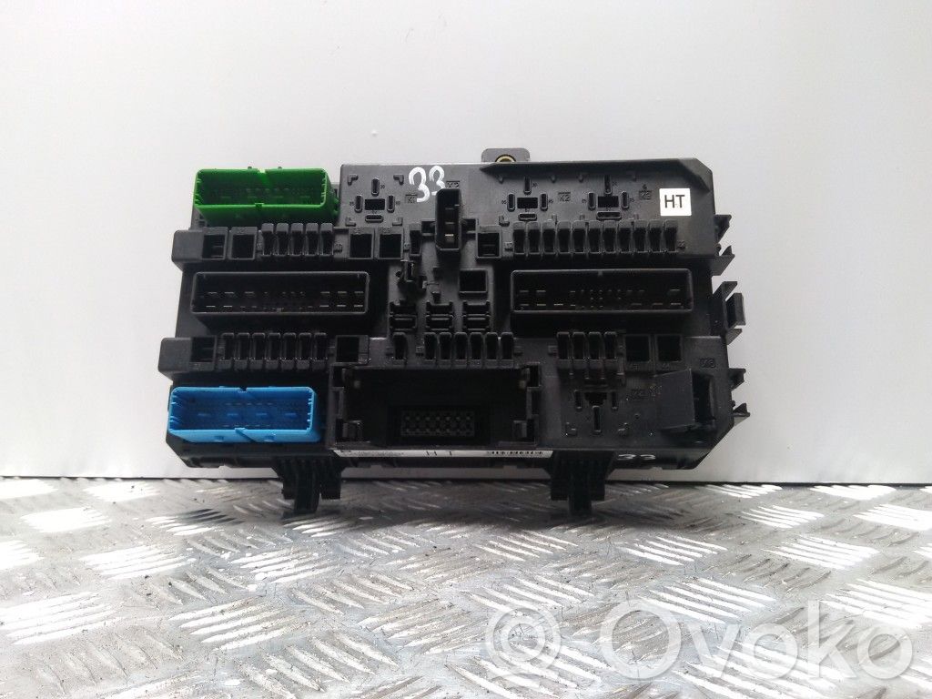 Opel Astra H Fuse module 