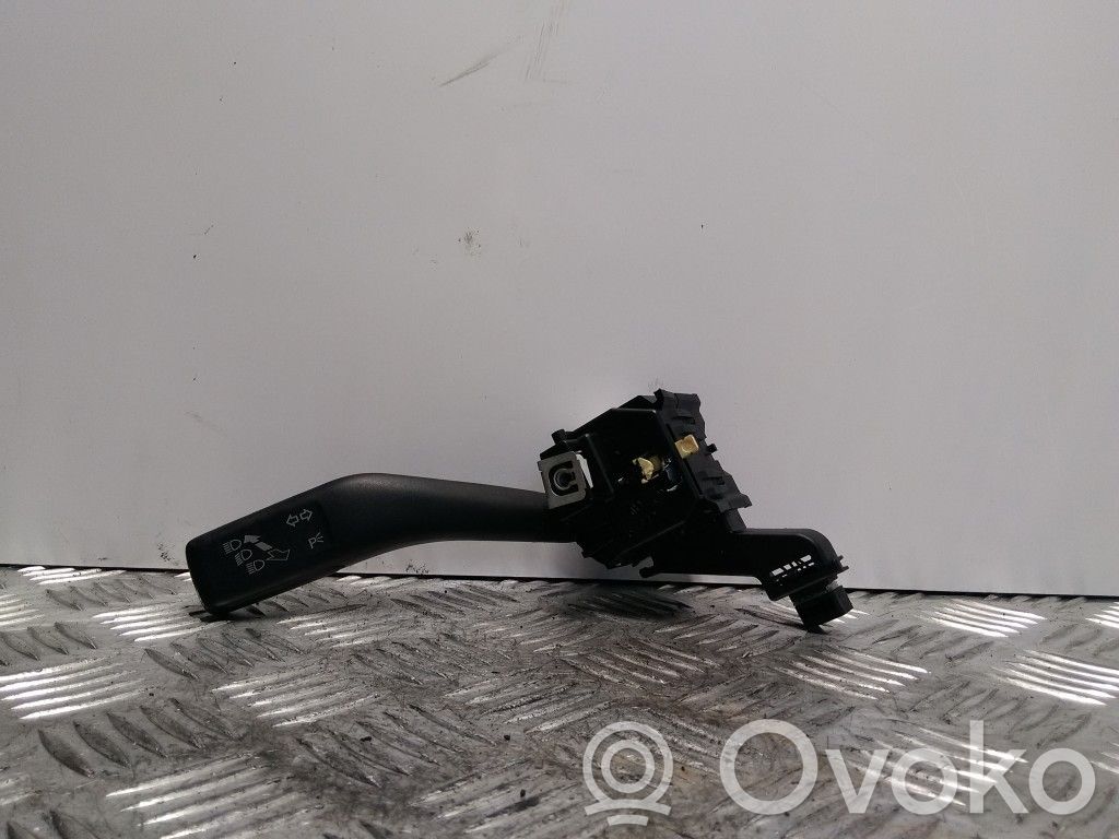 Suuntavilkun vipu   1K0953513E